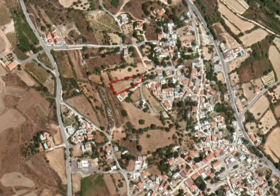 Field in in Kathikas, Paphos